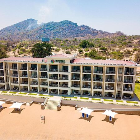 Hotel Sunbird Waterfront Salima Exterior foto